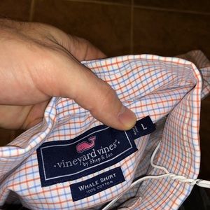 Vineyard Vines L/S button down shirt. Men’s Large.